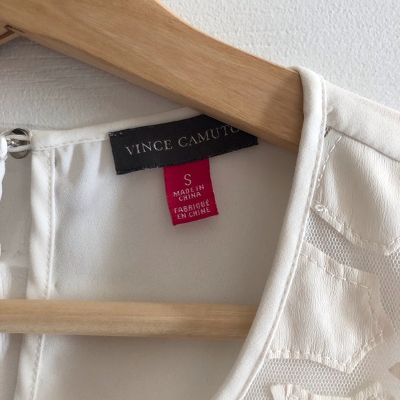 Sale! 🌟 Vince Camuto white top w white appliqués 💋 - Picture 2 of 10